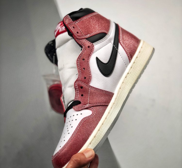 Air Jordan 1 Retro High Trophy Room Chicago