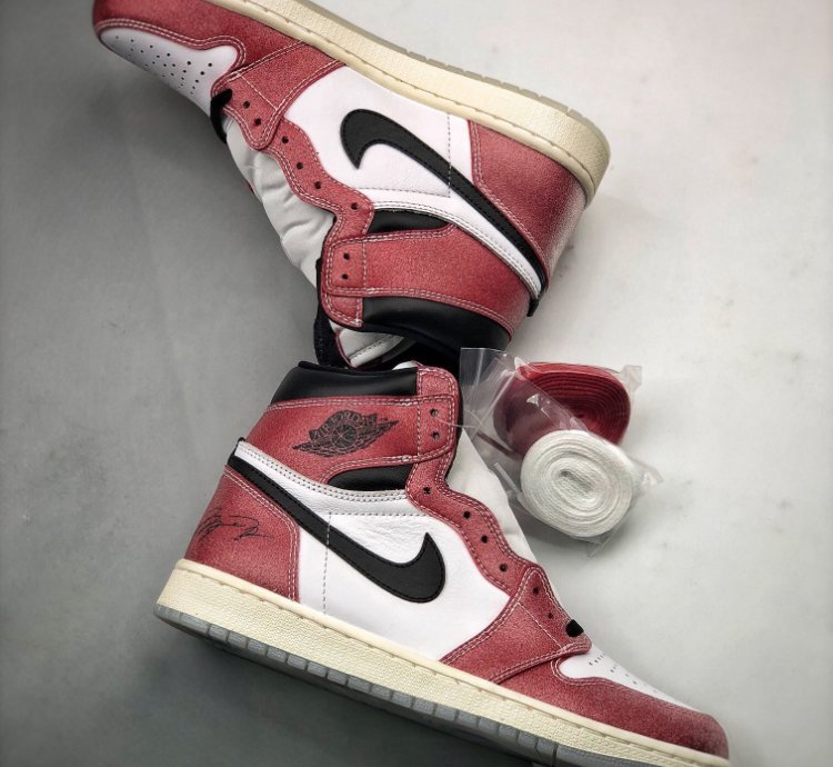 Air Jordan 1 Retro High Trophy Room Chicago