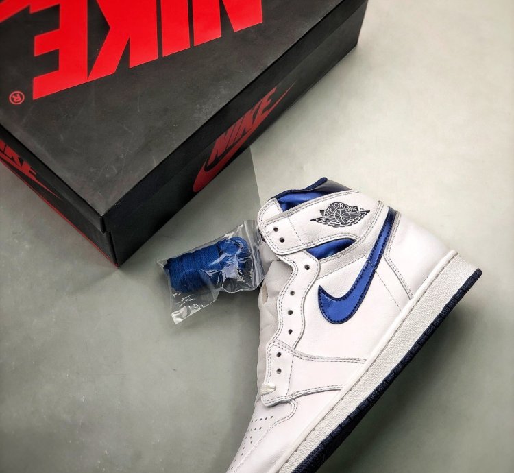 Air Jordan 1 Retro Metallic Navy 2016
