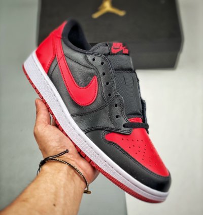 Air Jordan 1 Retro Low Bred 2015