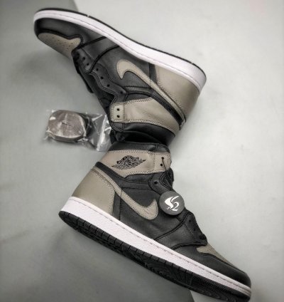 Air Jordan 1 Retro High Shadow 2018