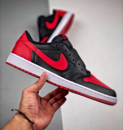 Air Jordan 1 Retro Low Bred 2015