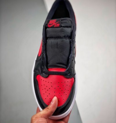 Air Jordan 1 Retro Low Bred 2015