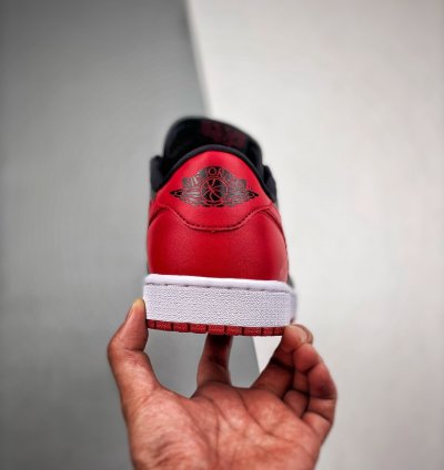 Air Jordan 1 Retro Low Bred 2015