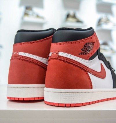 Air Jordan 1 Retro High Track Red