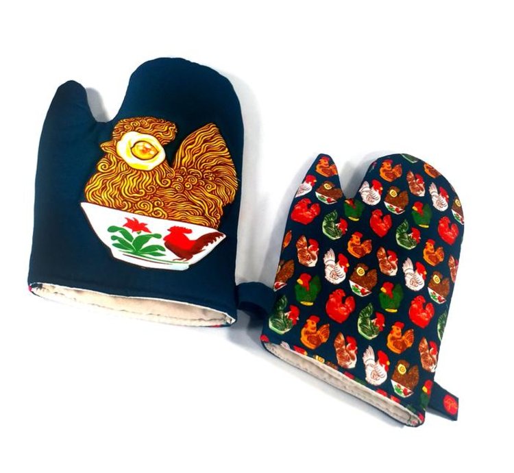 Oven Mitt Kitchen Glove Igor Vintage Chicken Piggy Bank