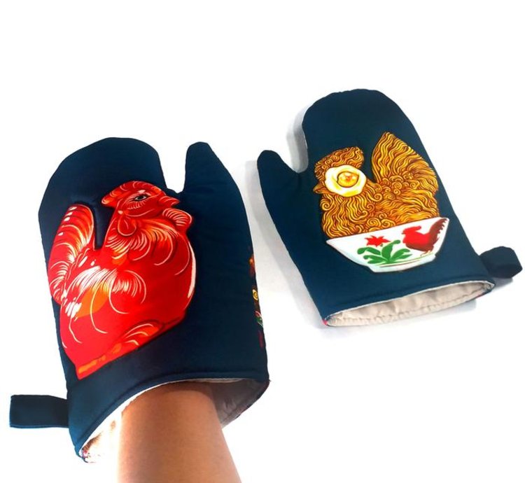 Oven Mitt Kitchen Glove Igor Vintage Chicken Piggy Bank
