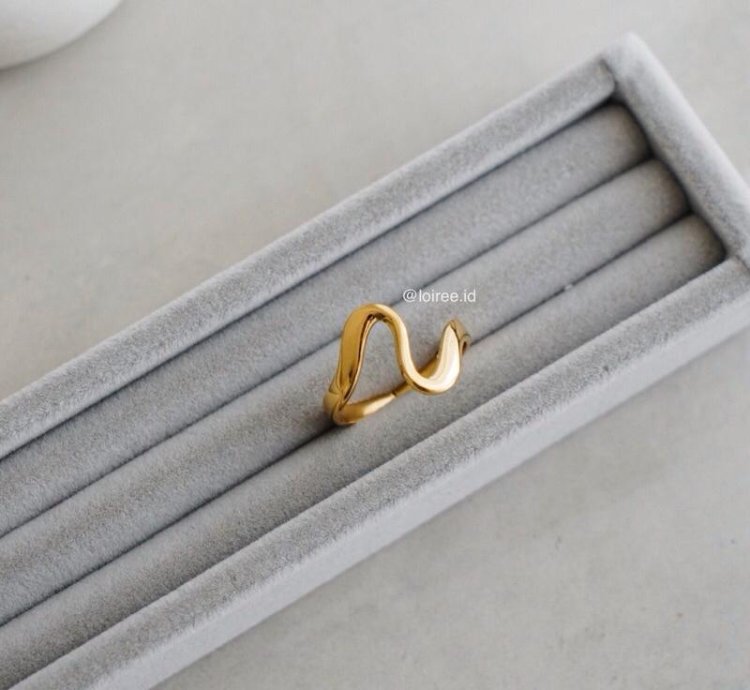 Caleb Irregular Curve Ring - Gold Plated