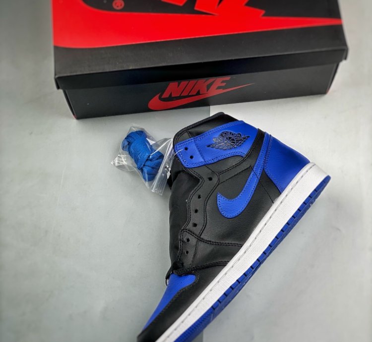 Air Jordan 1 Retro Royal 2017