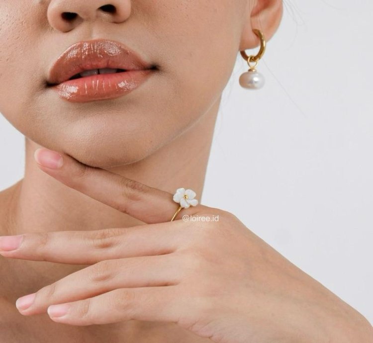 Fior Flower Ring - Gold Plated