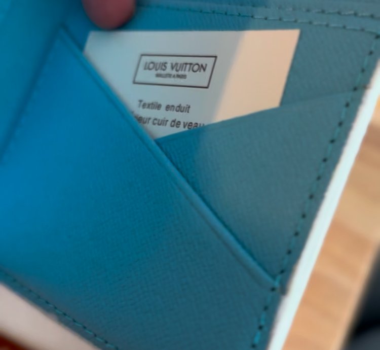 Louis Vuitton Wallet Comic Edition