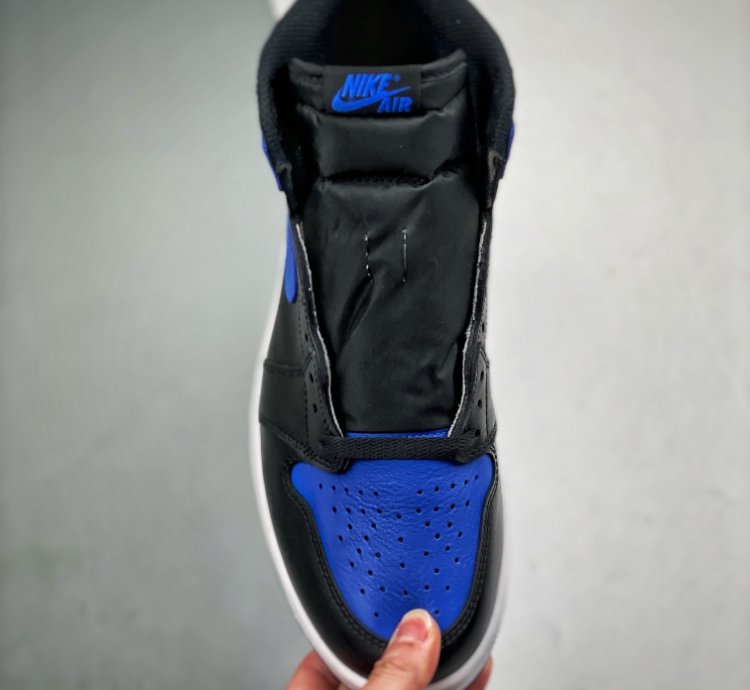 Air Jordan 1 Retro Royal 2017