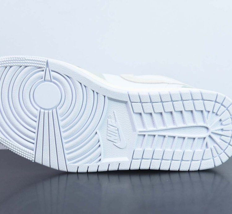 Air Jordan 1 Low Se Craft Inside Out Tech Grey