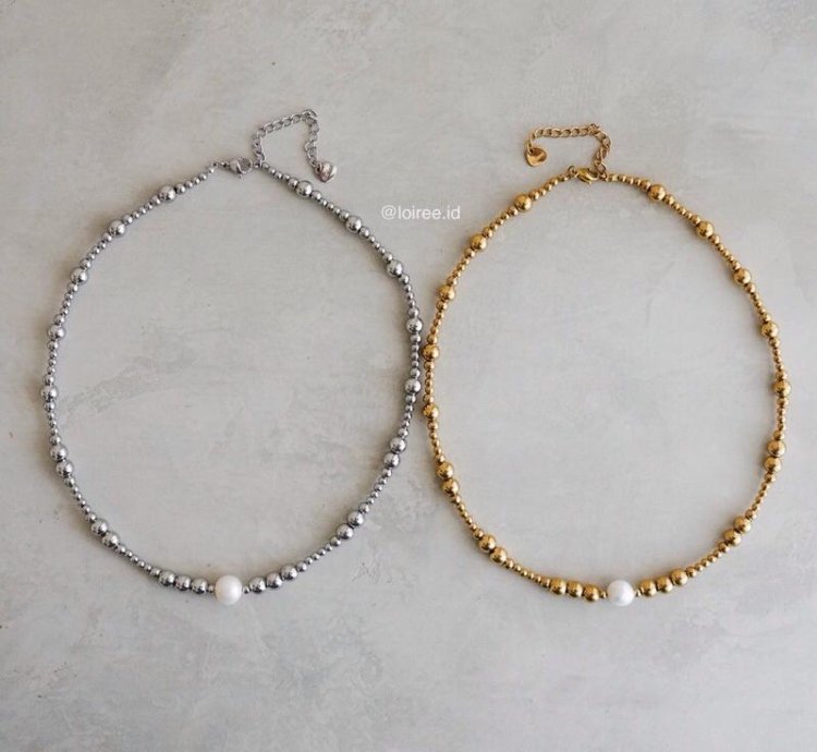 Caine Natural Pearl Beads Necklace - Gold Plated - Silver