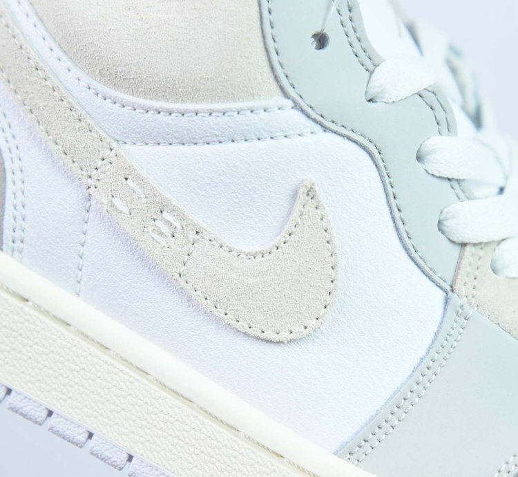 Air Jordan 1 Low Se Craft Inside Out Tech Grey