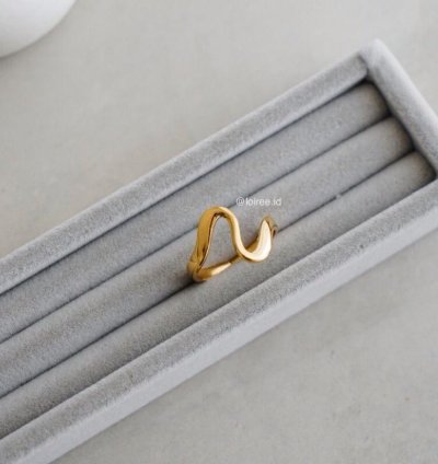 Caleb Irregular Curve Ring - Gold Plated