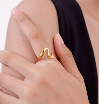 Caleb Irregular Curve Ring - Gold Plated