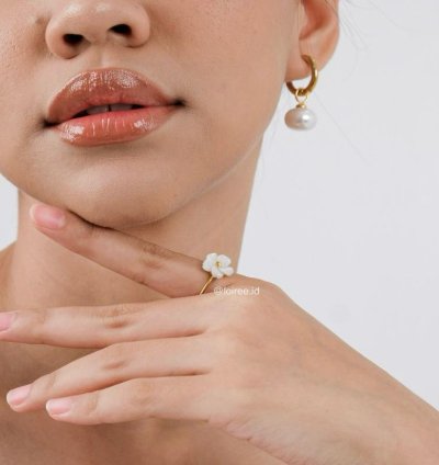 Fior Flower Ring - Gold Plated