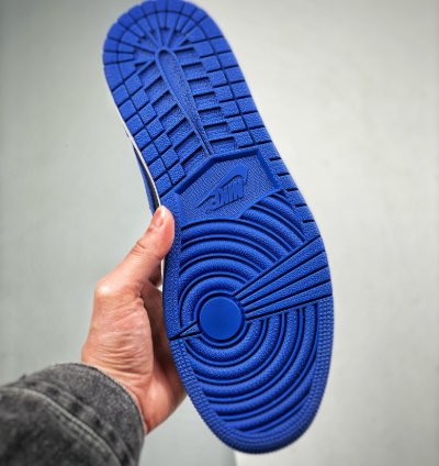 Air Jordan 1 Retro Royal 2017