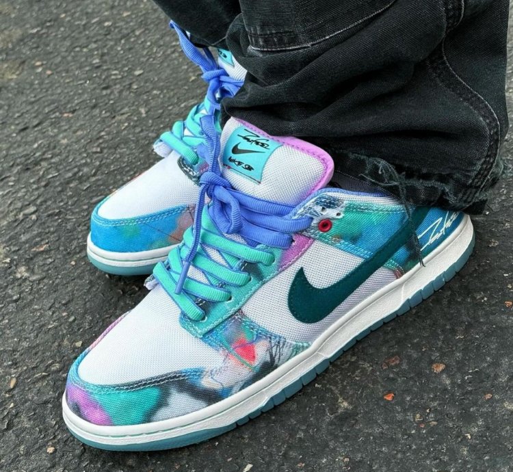Futura Laboratories X Nike Sb Dunk Low