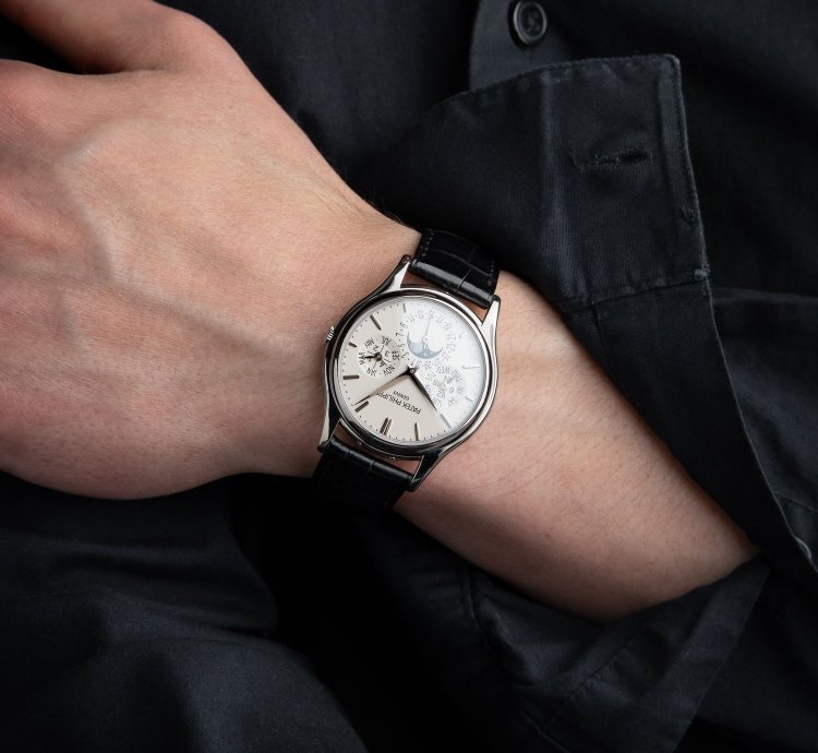 Patek Philippe Perpetual Calendar 5140g Thin White Gold Silver Dial 372mm