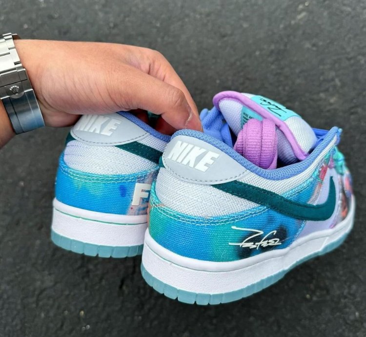 Futura Laboratories X Nike Sb Dunk Low