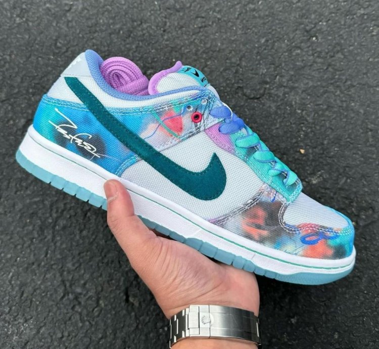 Futura Laboratories X Nike Sb Dunk Low
