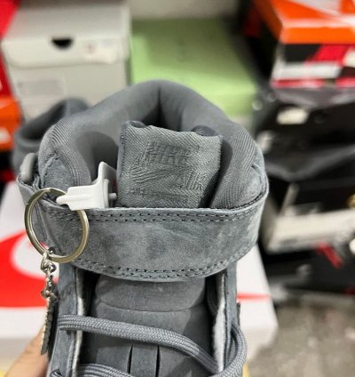 Nike Air Force 1 Mid Supreme Grey