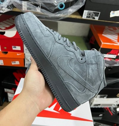 Nike Air Force 1 Mid Supreme Grey
