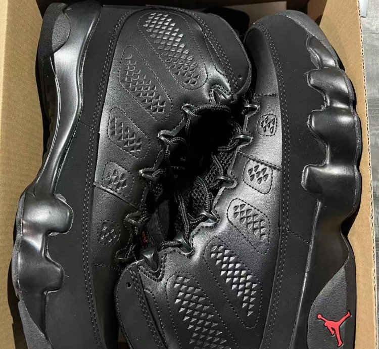 Air Jordan 9 Retro Bred