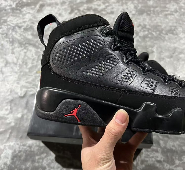 Air Jordan 9 Retro Bred