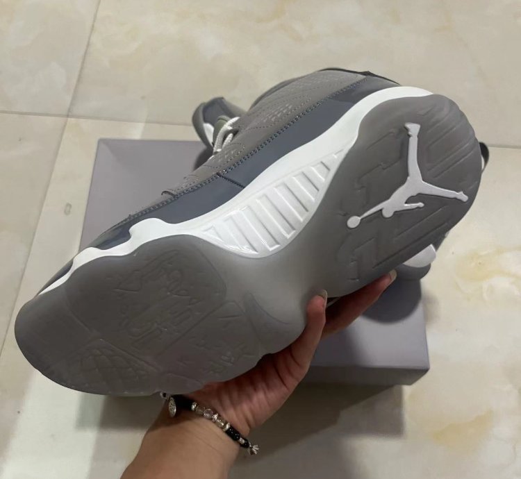 Air Jordan 9 Retro Cool Grey