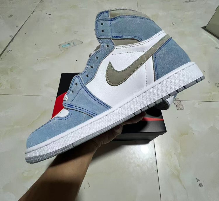 Nike Air Jordan 1 High Og Retro Hyper Royal