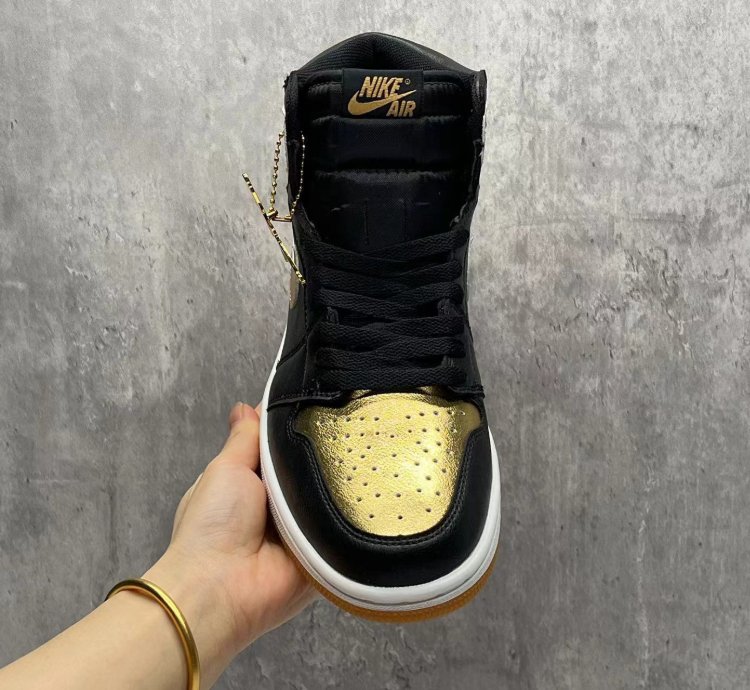 Jordan 1 High Og Metallic Gold Mens Shoes