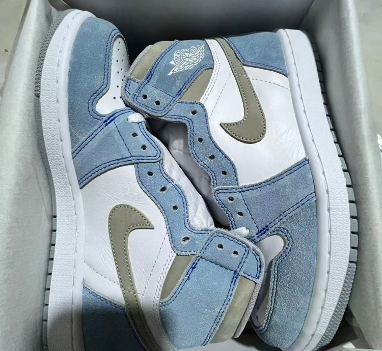 Nike Air Jordan 1 High Og Retro Hyper Royal