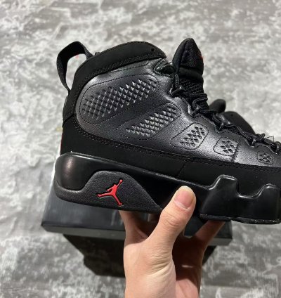 Air Jordan 9 Retro Bred
