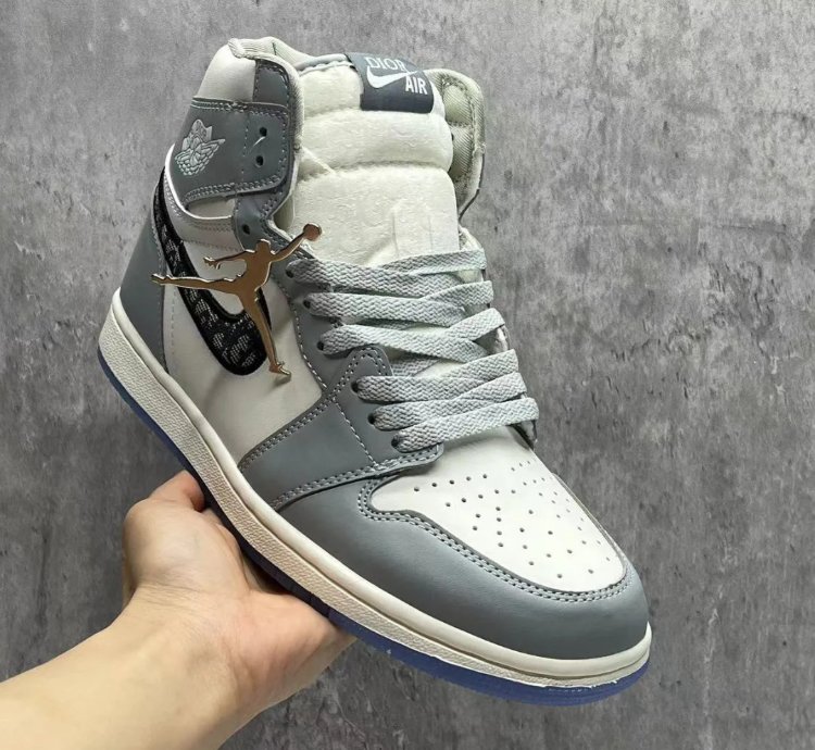 Air Jordan 1 Retro High Dior Shoes Sneakers