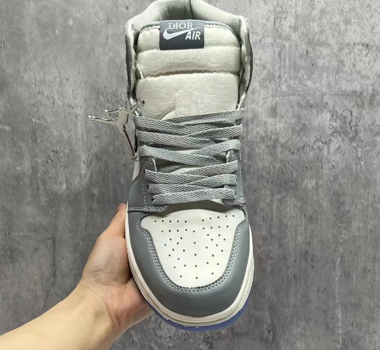 Air Jordan 1 Retro High Dior Shoes Sneakers