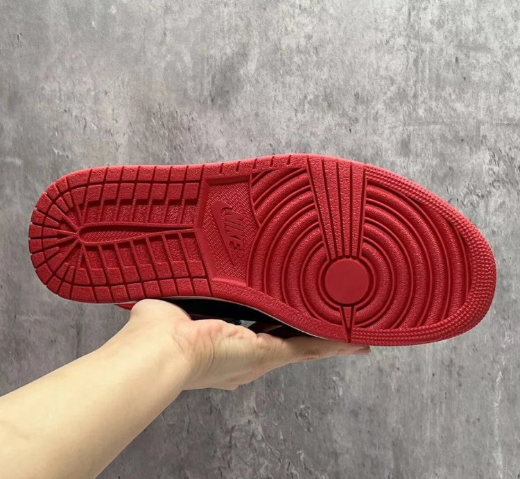Air Jordan 1 Retro High Og Chicago Lost And Found Shoes Sneakers