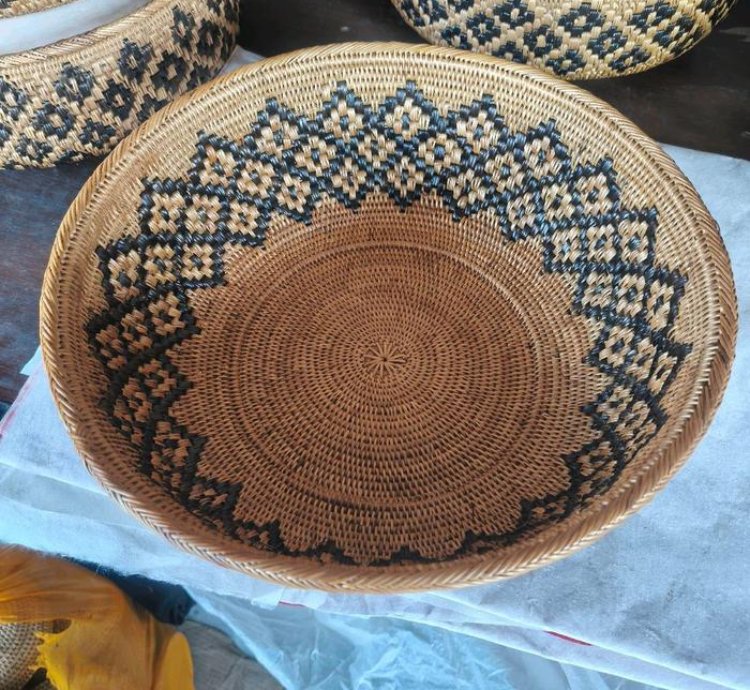 Handmade Ate Woven Basket Bowl Crocodile Poleng Motif Premium Natural Rattan Decor 39 Cm