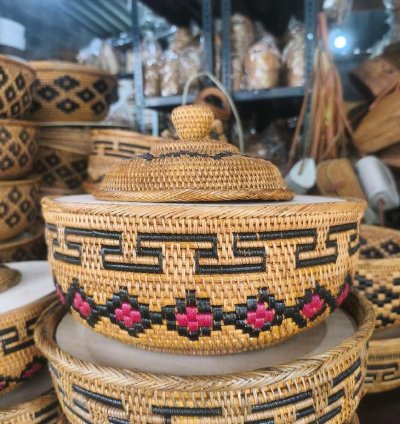 Handmade Ate Round Bokor Basket With Colored Patra Wajik Motif Natural Woven Storage Box 35 Cm