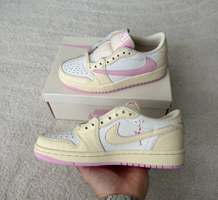 Air Jordan 1 Retro Low Og Sp Travis Scott Shy Pink