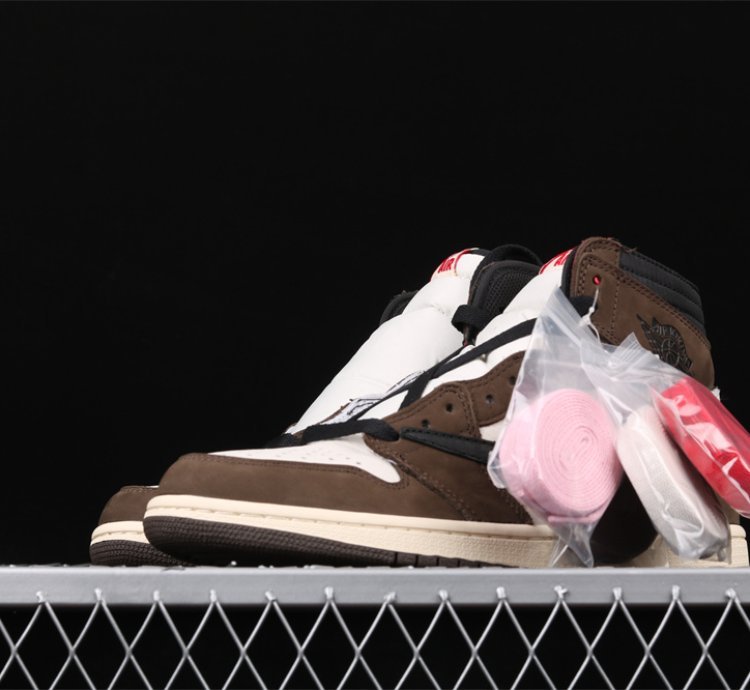 Nike Air Jordan Aj1 Retro High Og Sp Travis Mocha Sneaker