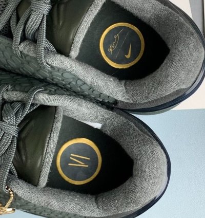 Kobe 6 Black Mamba Fade To Black Sneaker