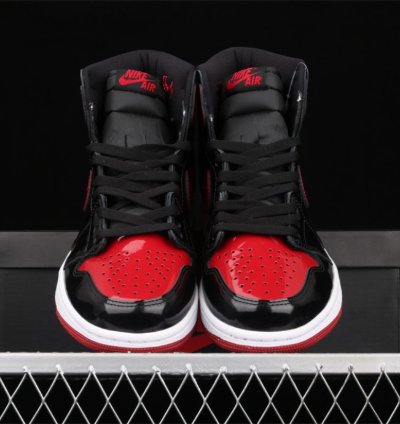 Nike Air Jordan Aj1 Retro High Og Patent Bred Sneaker