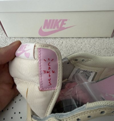 Air Jordan 1 Retro Low Og Sp Travis Scott Shy Pink