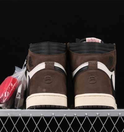 Nike Air Jordan Aj1 Retro High Og Sp Travis Mocha Sneaker