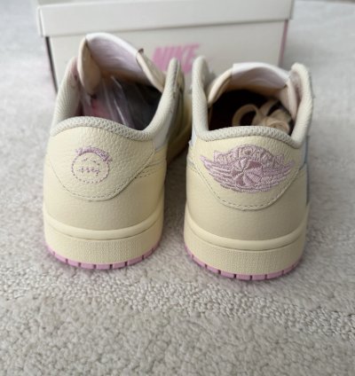 Air Jordan 1 Retro Low Og Sp Travis Scott Shy Pink