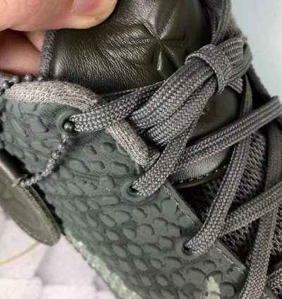 Kobe 6 Black Mamba Fade To Black Sneaker