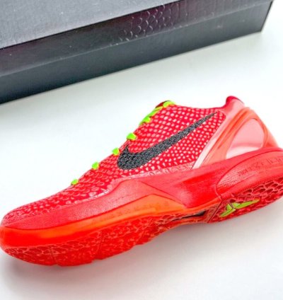 Nike Kobe 6 Protro Reverse Grinch Sneaker